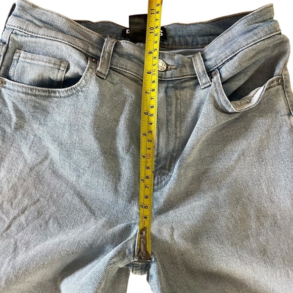 DKNY Jeans Broome Straight Leg Jeans Women’s Size 27 Light Wash Stretch Denim - Picture 8 of 11
